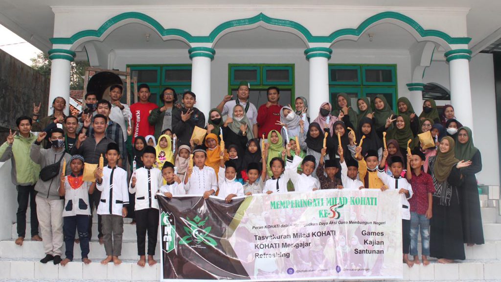 Peringati Milad, Kohati Lakukan Bakti Di Ciberung