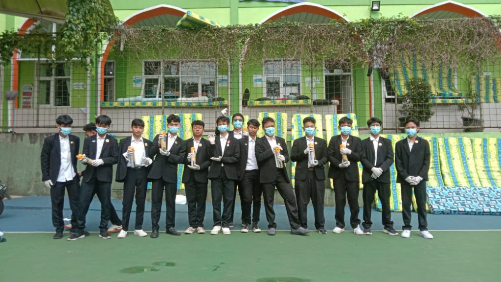 Pepes Gurita Cegah Penyakit Scabies, Husnul Khotimah Lakukan Penyemprotan Massal