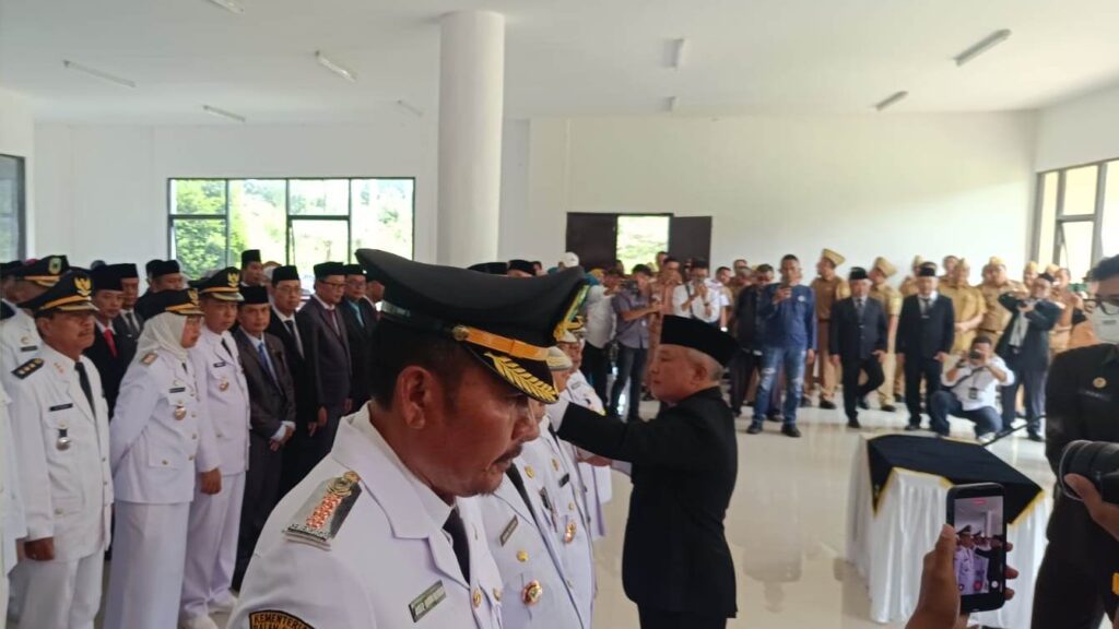 Digelar di Tempat Blankspot, Bupati Kukuhkan 150 ASN di Jabatan Baru; Ini Daftar Rotasi-Mutasi Eselon 3! – Kuningan Mass